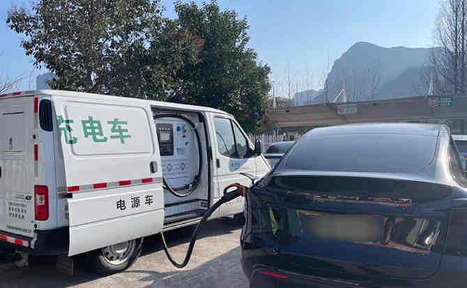 修武汽车搭电
